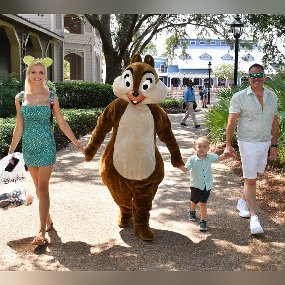 Meet your seller ❤❤ - Picture 5 of 7